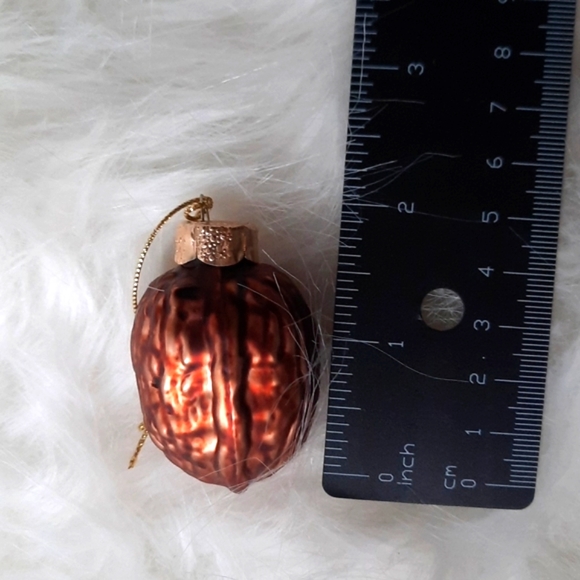 6 walnut and pinecone Christmas ornaments - Picture 7 of 7